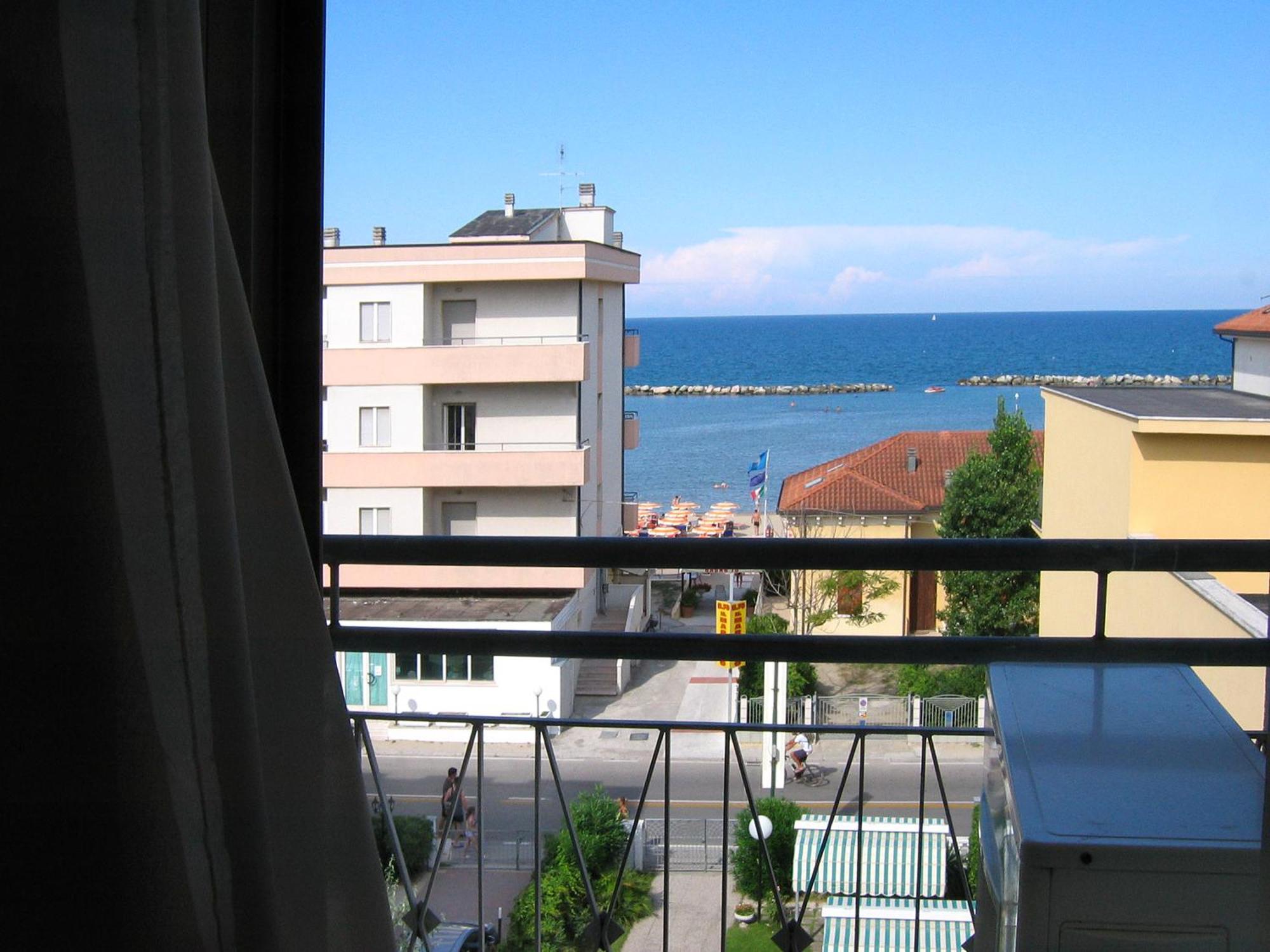 Hotel Olimpia ベラーリア・イジェア・マリーナ エクステリア 写真