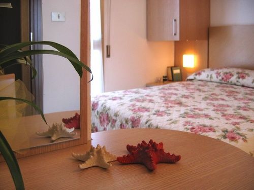Hotel Olimpia ベラーリア・イジェア・マリーナ エクステリア 写真