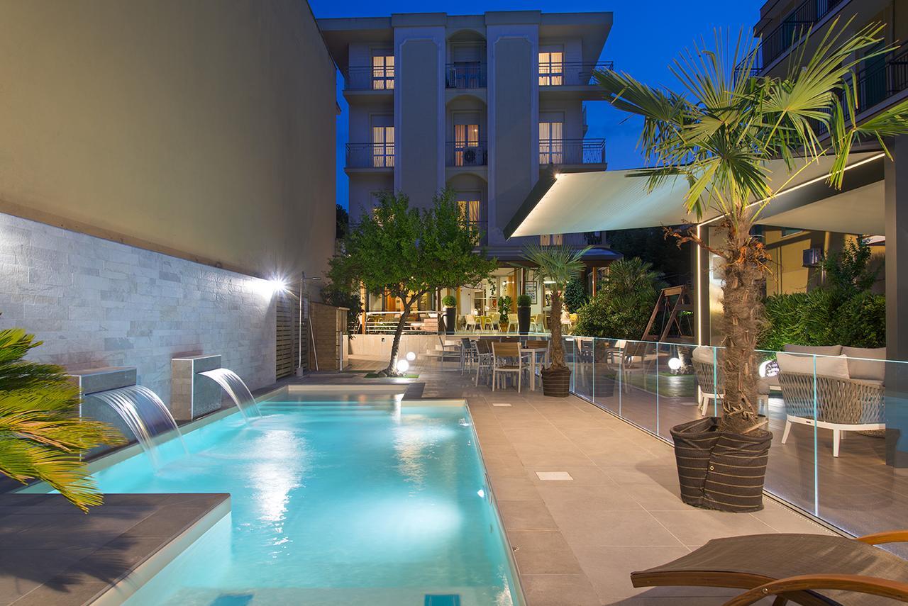 Hotel Olimpia ベラーリア・イジェア・マリーナ エクステリア 写真